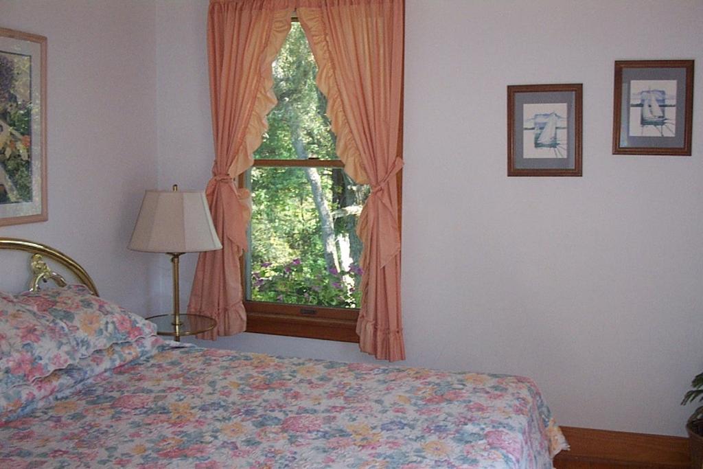 Chesapeake Inn Of Lenox Bilik gambar