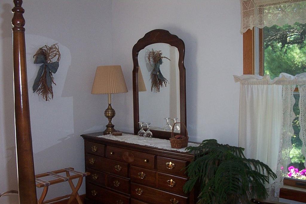 Chesapeake Inn Of Lenox Bilik gambar